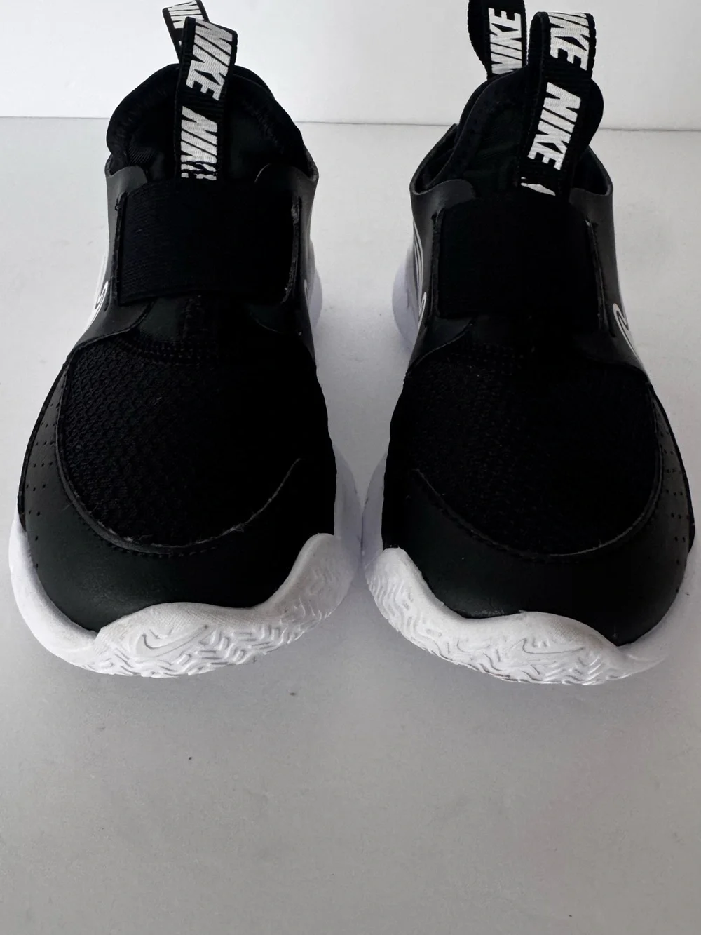 Nike Flex Runner 3 Toddler Size 10C Black White Slip-On Running Shoes FN1449-001